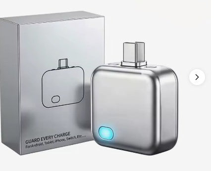 Cargador GaN compacto con conector integrado y caja de producto